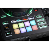 Roland DJ-505, controller a due canali per Serato DJ, offre strumenti per mixaggi