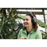 Microfono Shure MV7+, dinamico cardioide, 24 bit, uscite USB-C e XLR, compatibile con Windows, Mac, iOS e Android