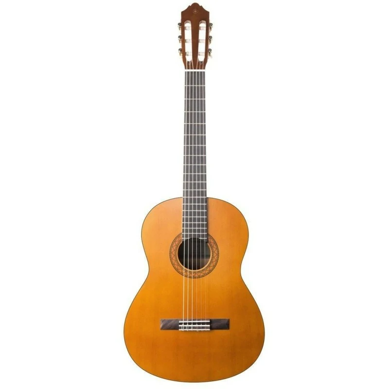 Chitarra classica Yamaha C40III, top in abete, fondo in meranti, manico in nato, finitura naturale, custodia inclusa