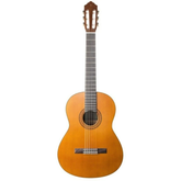 Chitarra classica Yamaha C40III, top in abete, fondo in meranti, manico in nato, finitura naturale, custodia inclusa
