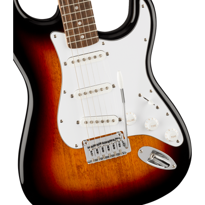 Squier Bundle Affinity Stratocaster LRL 3 Toni Sunburst + Ampli Valvolare Laney Cub Super 10 + Reference Dammiuncavo 3,25 mt + Maglietta OMAGGIO