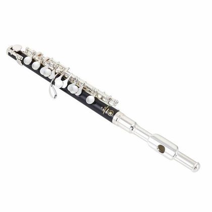 YAMAHA YPC-32 Ottavino in Do con Mi snodato