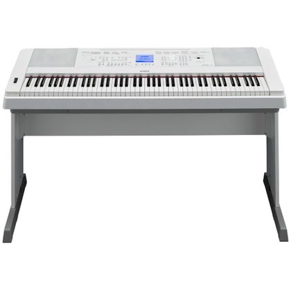 YAMAHA DGX660 White Pianoforte digitale bianco con stand e pedaliera + Cuffie + Copritastiera omaggio