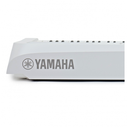 Yamaha DGX670 white Pianoforte digitale 88 tasti pesati bianco