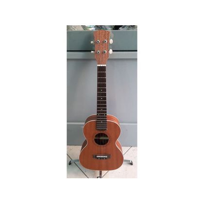 DAM UK668 Ukulele Tenore con borsa imbottita