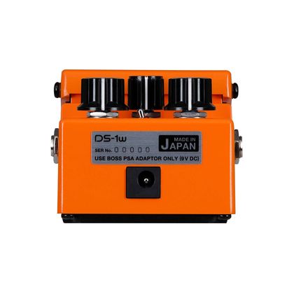 BOSS DS-1 Waza Craft Distrotion effetto a pedale per chitarra e basso