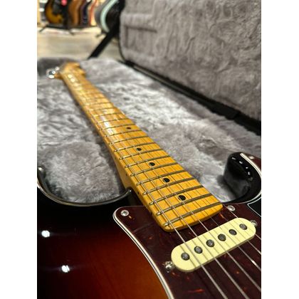 Fender American Professional II Stratocaster HSS MN 3-Color Sunburst Chitarra elettrica con borsa