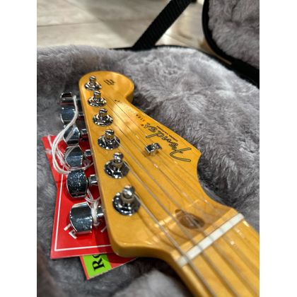 Fender American Professional II Stratocaster HSS MN 3-Color Sunburst Chitarra elettrica con borsa