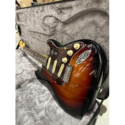 Fender American Professional II Stratocaster RW 3-Color Sunburst Chitarra elettrica con borsa