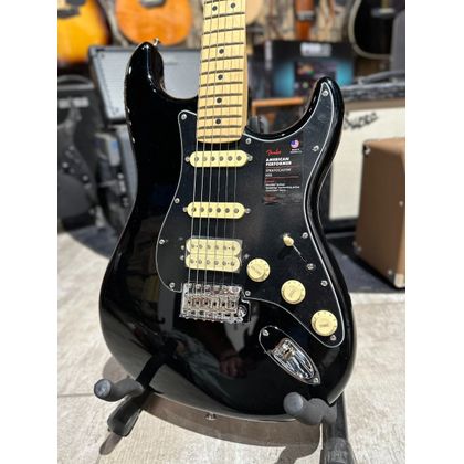 Fender American Performer Stratocaster HSS MN Black Chitarra elettrica con borsa
