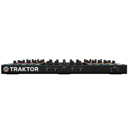 NATIVE INSTRUMENTS Traktor Kontrol S8 Controller midi