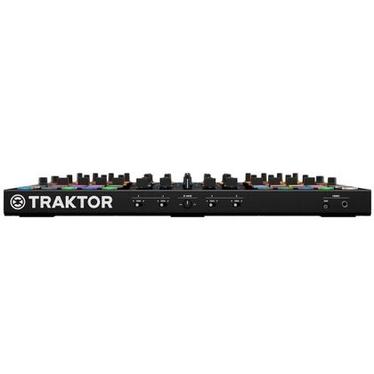 NATIVE INSTRUMENTS Traktor Kontrol S8 Controller midi