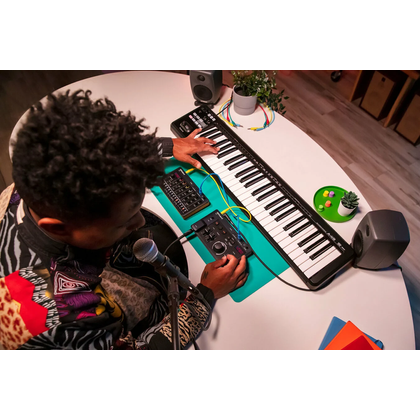 ROLAND AIRA Compact T-8 Beat Machine