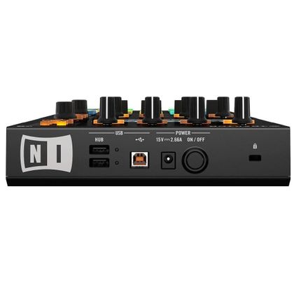 NATIVE INSTRUMENTS Kontrol D2 Controller