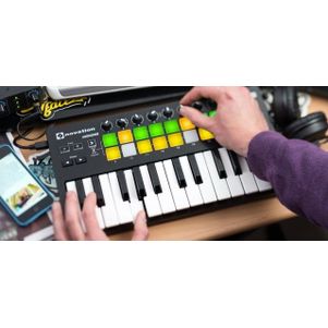 NOVATION Launchkey Mini Mk2 Controller midi usb 25 tasti mini