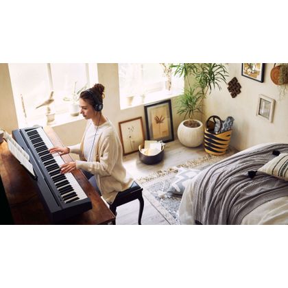 Yamaha P45BT Pianoforte Digitale 88 Tasti Pesati e Borsa con ruote Yamaha 