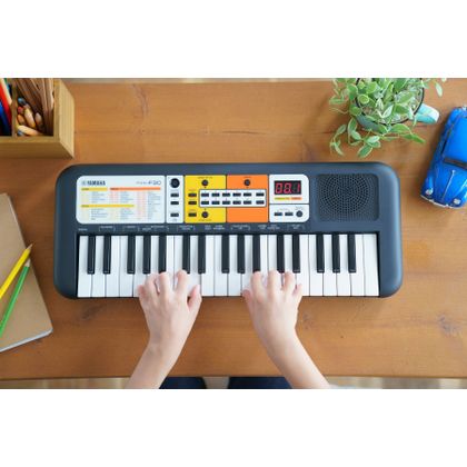 Yamaha PSS-F30 Tastiera portatile 37 tasti mini