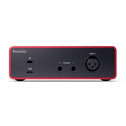 Yamaha HS8 White + Focusrite Solo + Cavi