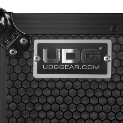 UDG Ultimate Flight Case Denon DJ SC Live 2 Black Plus (Ruote) - U91080BL