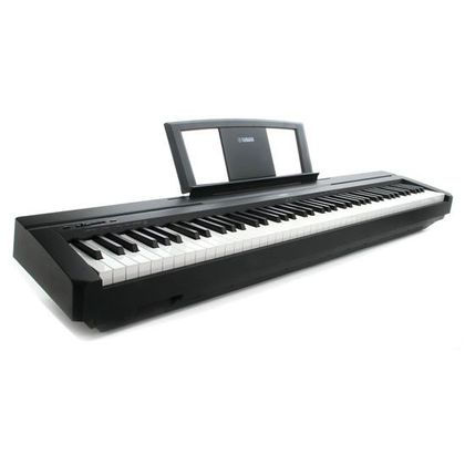 Yamaha P45 Pianoforte digitale con supporto