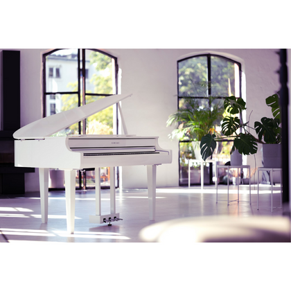 Yamaha Clavinova CLP765GP Polished White Pianoforte digitale a coda bianco lucido