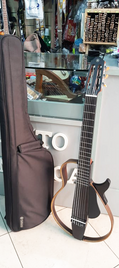 Yamaha SLG200N TBL Chitarra classica Silent Translucent Black B-Stock