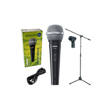 Shure SV100 con cavo + Asta Microfonica + Supporto  Shure SV100 con Cavo + Asta Microfonica + Supporto  Il microfono Shure SV100 è perfetto per molteplici utilizzi, dal parlato al karaoke e strumenti, grazie alla sua ampia risposta in frequenza e all'alto