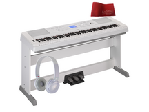 YAMAHA DGX660 White Pianoforte digitale bianco con stand e pedaliera + Cuffie + Copritastiera omaggio