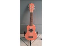 DAM UK229RD Ukulele Soprano Red con borsa