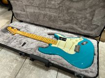 Fender American Professional II Stratocaster MN Miami Blue Chitarra elettrica con borsa