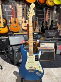 Fender American Performer Stratocaster MN Satin Lake Placid Blue Chitarra elettrica con borsa