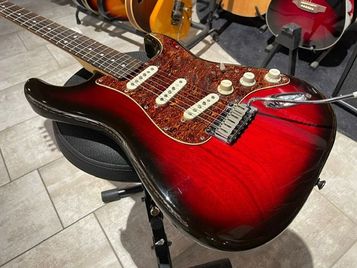 Squier Standard Stratocaster antique burst  B-STOCK