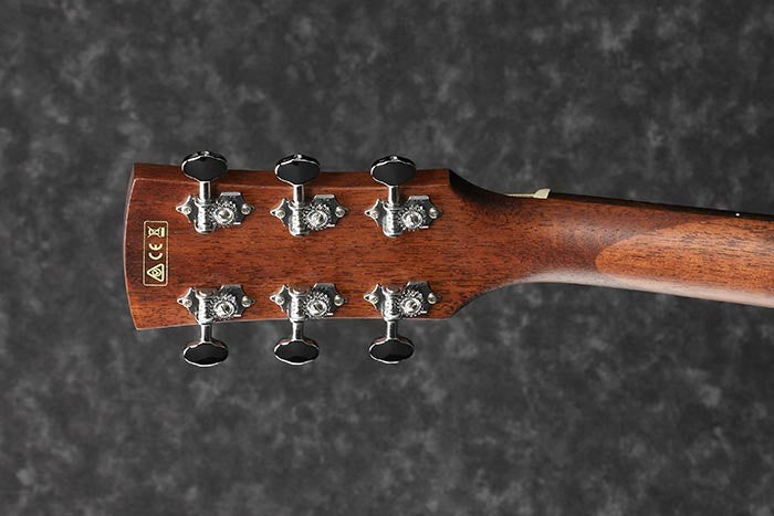 Chitarra Ibanez PC12MHCE, design Grand Concert cutaway, top in sapele, finitura Open Pore Natural, elettronica integrata