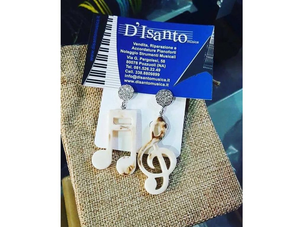 Orecchini  a forma di semicroma  e chiave di violino color beige