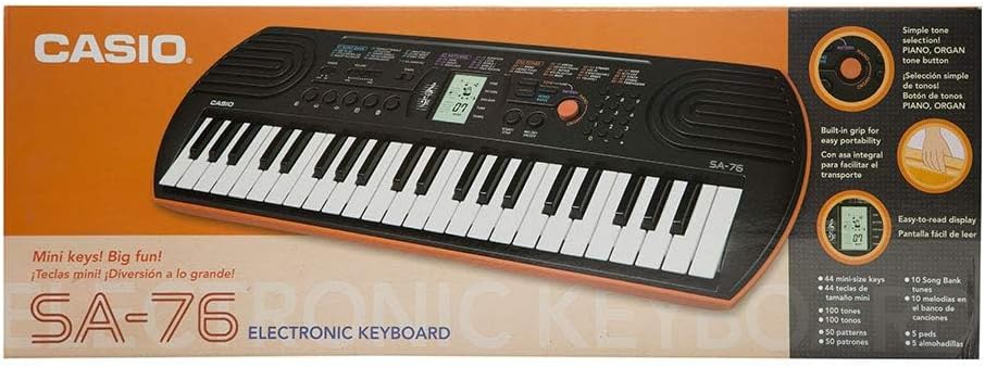 Minikeyboard Casio SA-76 dotate di display LCD e manopola per passare tra pianoforte e organo facilmente