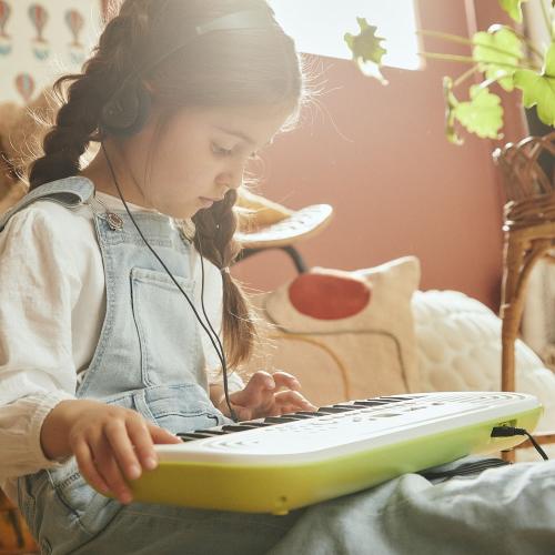 Tastiera Casio SA-50, 32 mini tasti, 100 suoni e 50 ritmi, perfetta per chi inizia a esplorare la musica
