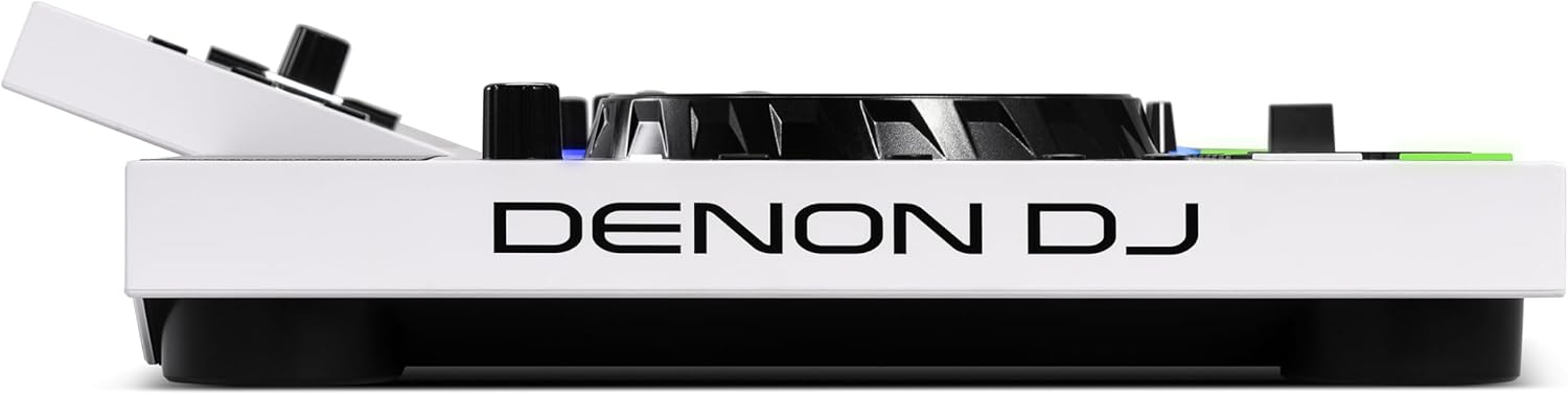 Consolle DJ SC LIVE 4 HA con campionatore integrato, 8 pad performance e connettività versatile, design elegante e funzionale