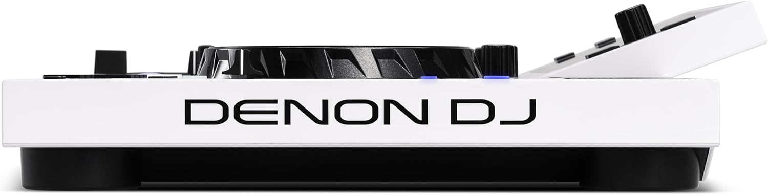 SC LIVE 4 HA: consolle DJ con campionatore, 8 pad, jog wheel touch sensitive e speaker amplificati, design bianco elegante