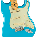 Fender American Professional II Stratocaster MN Miami Blue Chitarra elettrica con borsa