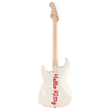 Stratocaster bianca Hello Kitty, celebra il 50° anniversario con design iconico e qualità Fender, completa di gig bag