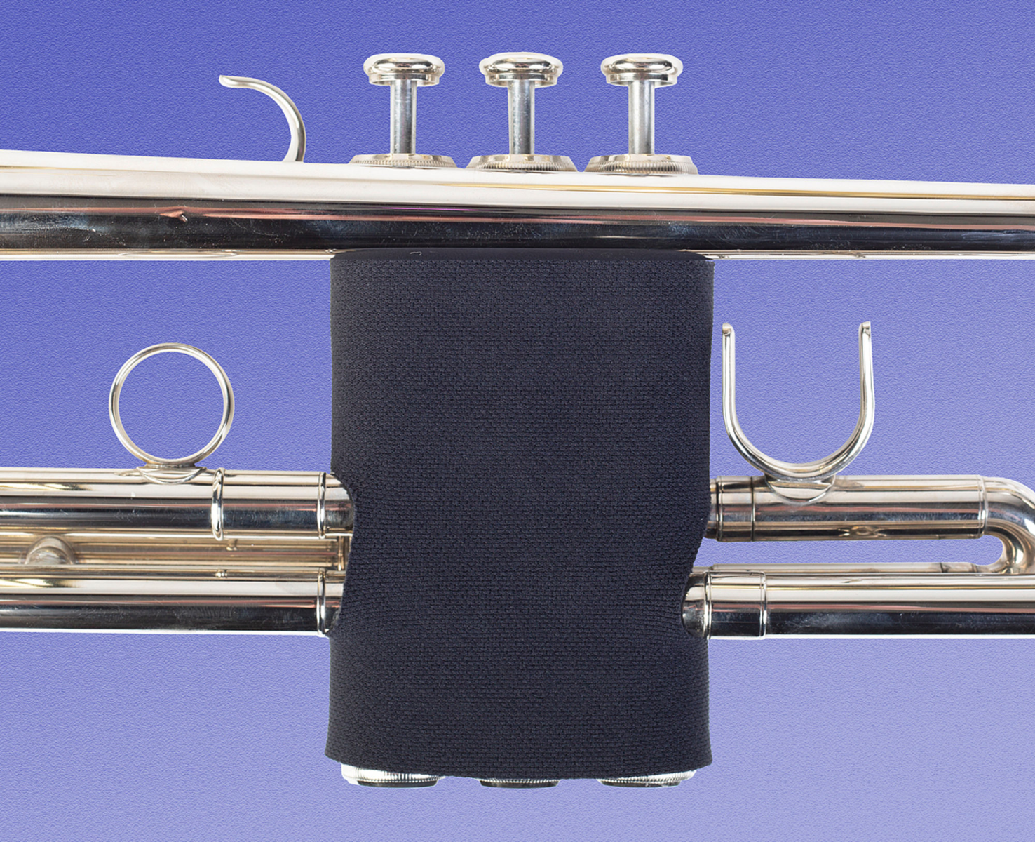 Protezione tromba Neotech in neoprene, lavabile e con chiusura a strappo, garantisce sicurezza e lunga durata per lo strumento