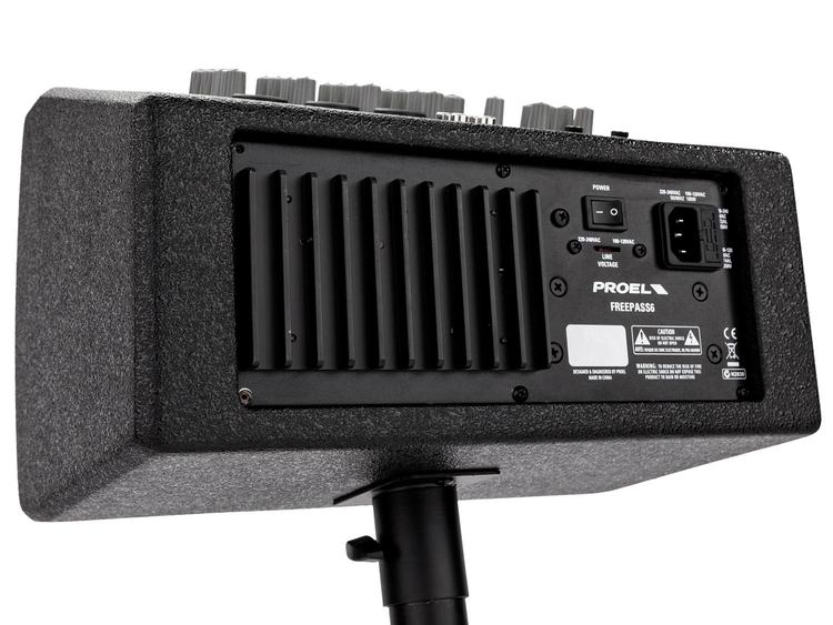 Sistema audio ultra-compatto FREEPASS6 con diffusore, amplificatore e mixer, progettato per eventi musicali e vocali