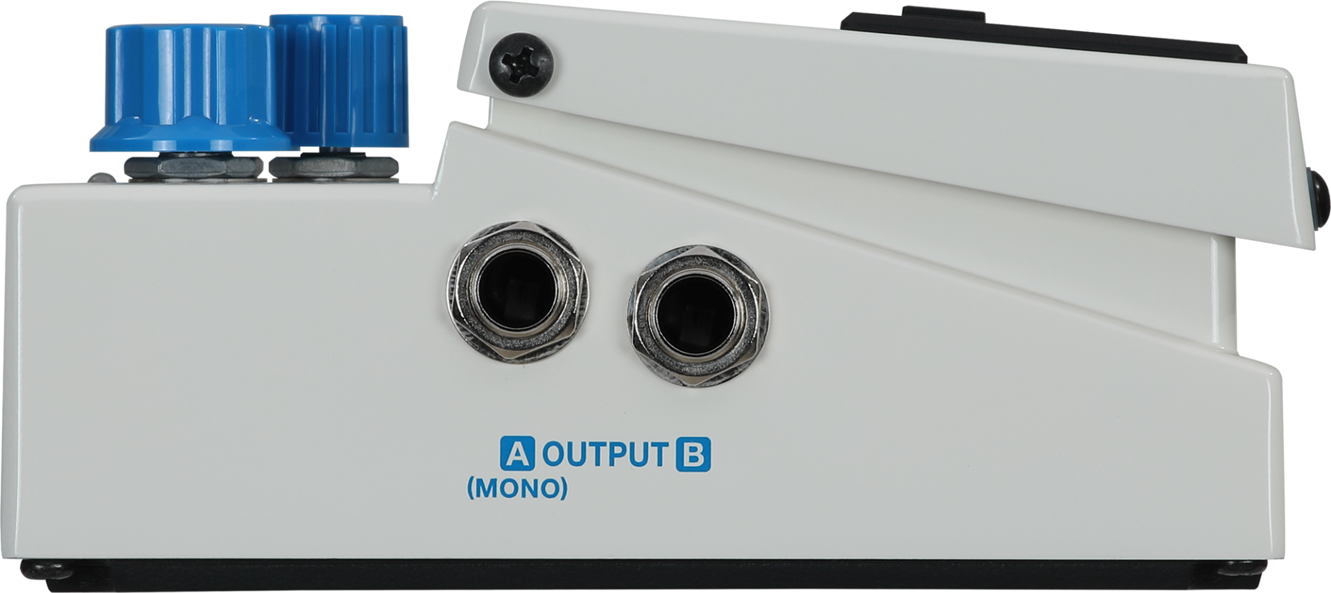 PX-1 Plugout FX: stompbox versatile che offre effetti BOSS classici, con input/output stereo e controllo esterno