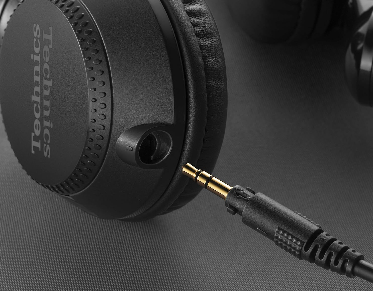 Cuffie EAH-DJ1200, leggere e pieghevoli, offrono suono dettagliato e entrata jack cavo resistente, perfette per DJ