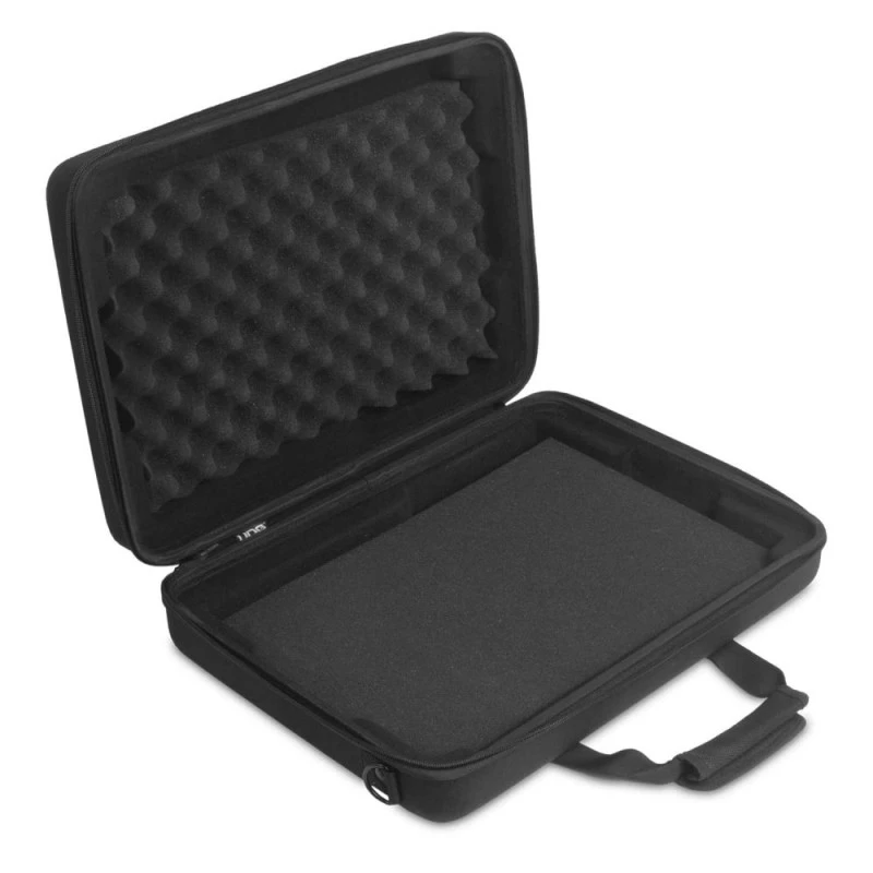 Custodia UDG in EVA per Denon DJ Prime Go, leggera e protettiva, ideale per DJ in viaggio, resiste a urti e liquidi vista laterale