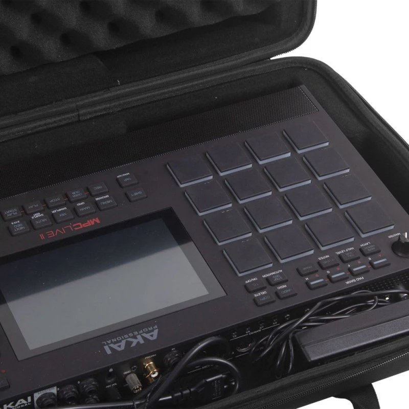 Custodia UDG in EVA per Denon DJ Prime Go, leggera e protettiva, ideale per DJ in viaggio, protegge la tua attrezzatura da urti e liquidi 