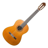 Yamaha C40III, chitarra classica full size con top in abete e fondo in meranti, manico in nato, finitura naturale