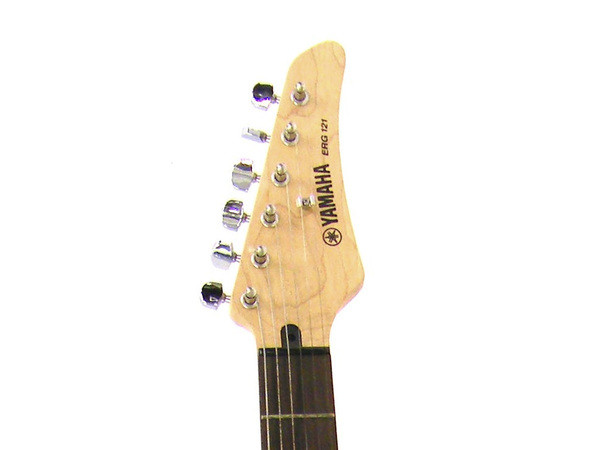 Kit chitarra elettrica Yamaha nera con amplificatore, custodia e accessori per chi inizia a suonare