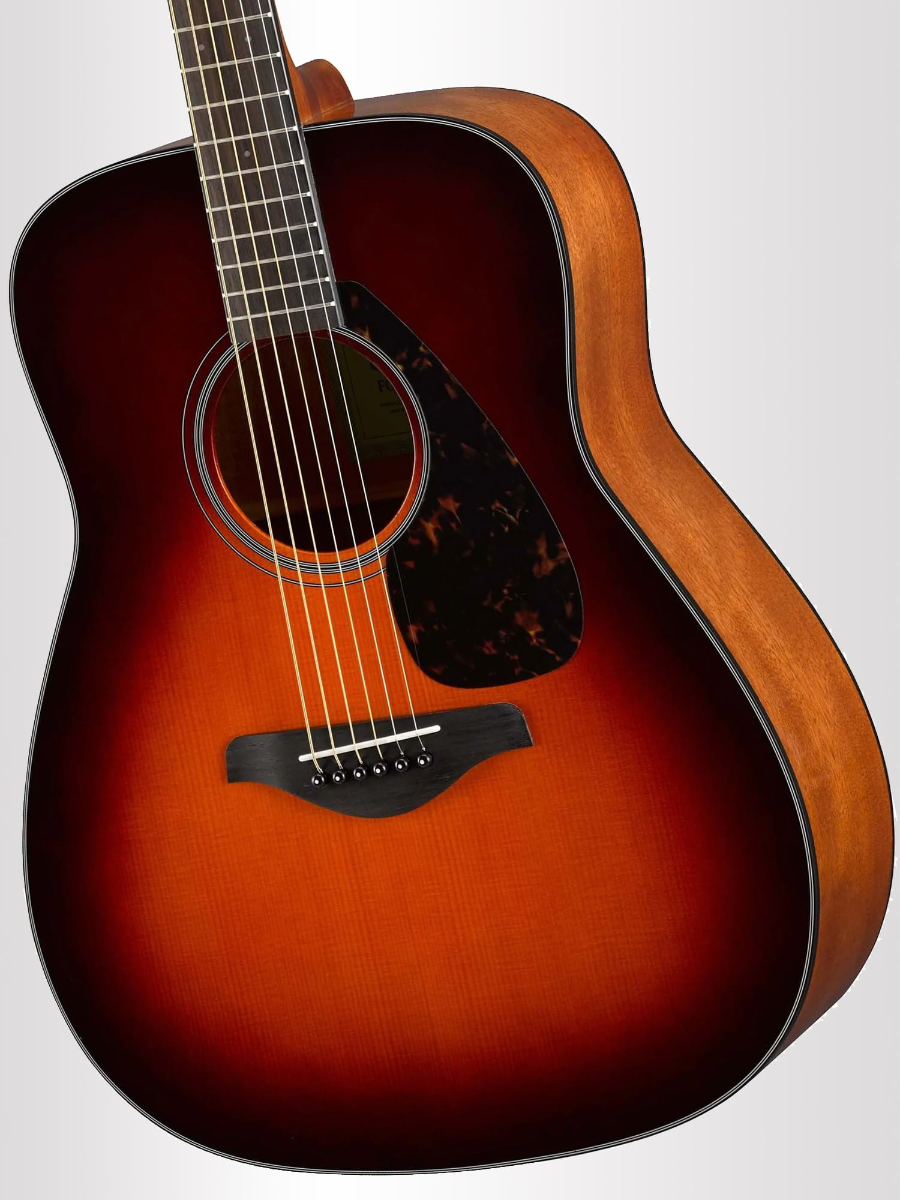 Chitarra acustica Yamaha FG800 BS II, finitura sunburst marrone, robusta e con suono ben bilanciato, perfetta per principianti