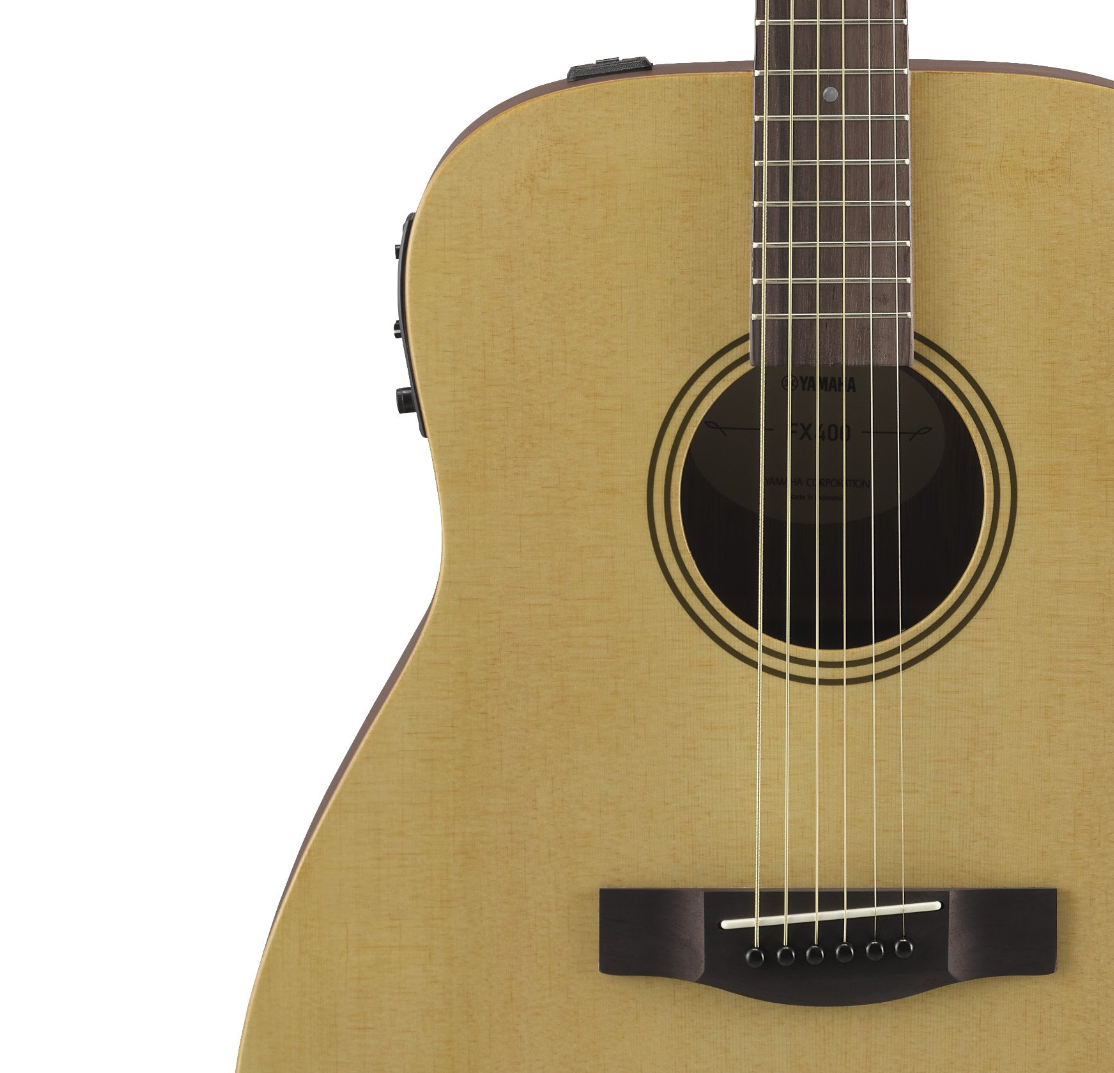 Yamaha FS400 Natural Satin, chitarra acustica leggera e comoda, con timbro caldo, ideale per principianti e musicisti esperti